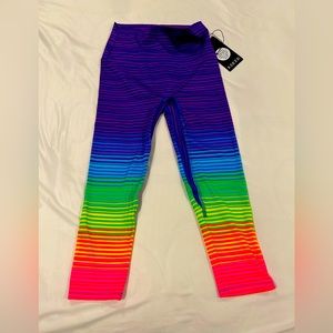 NWT K-Deer Sugar Rush Thin Ombré Stripe Legging Capri length Sz M-FREE Shipping